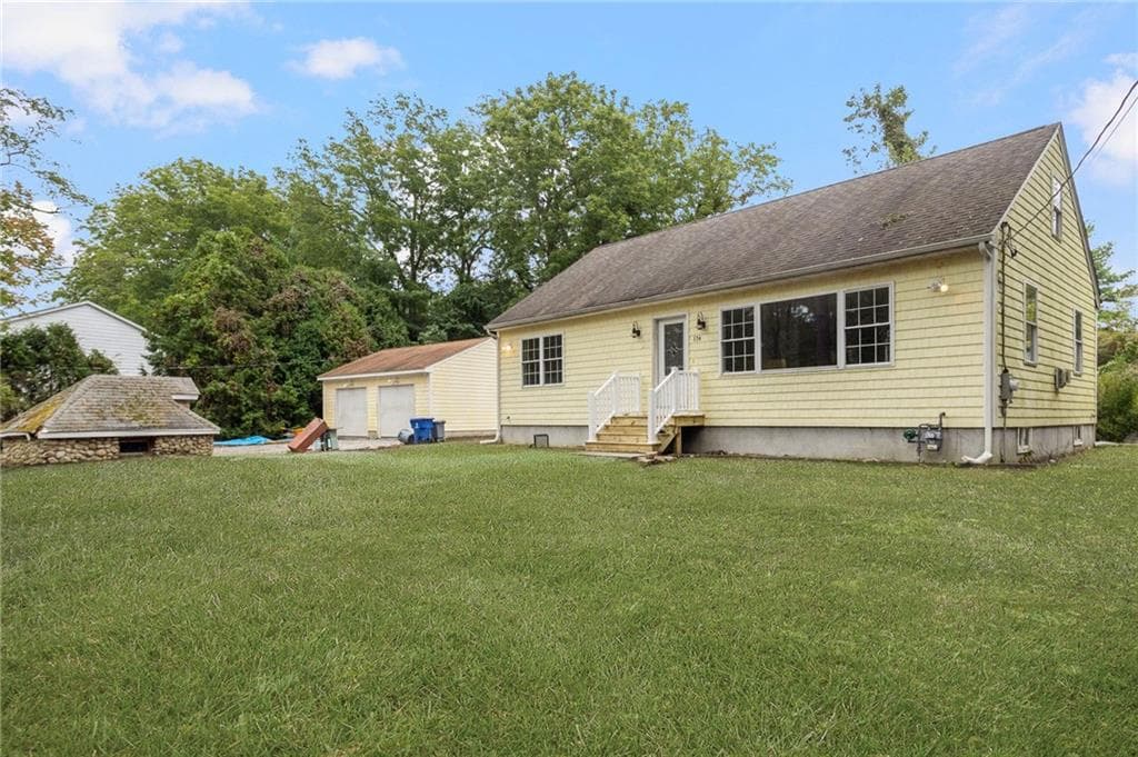 Single Family Residence at 174 Ayrault Road, East Greenwich, photo 37 of 43