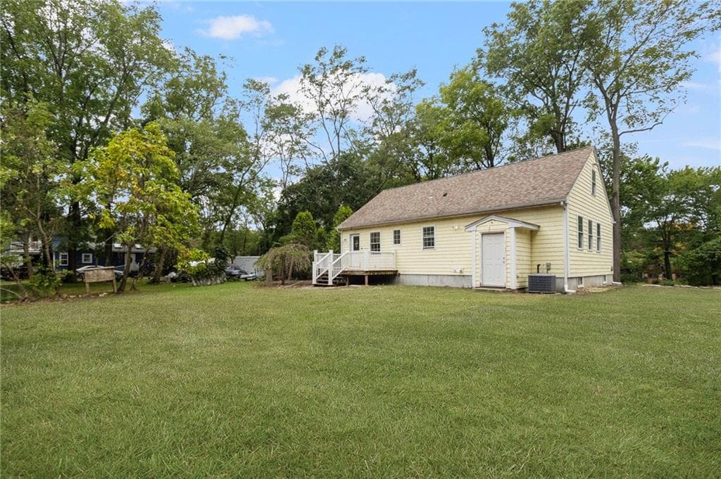 Single Family Residence at 174 Ayrault Road, East Greenwich, photo 35 of 43