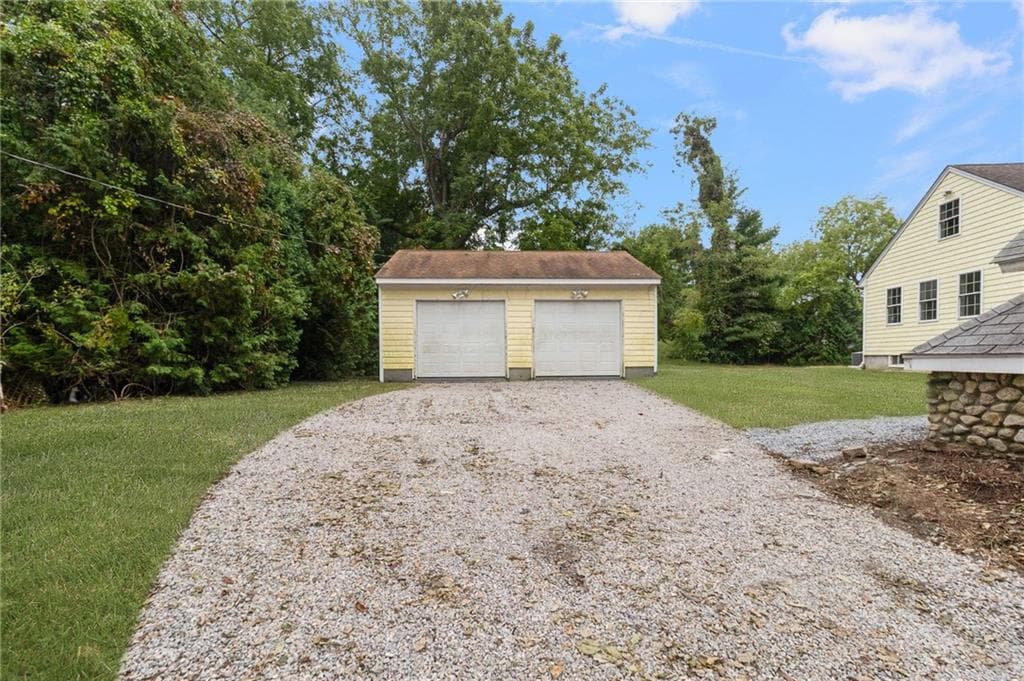 Single Family Residence at 174 Ayrault Road, East Greenwich, photo 31 of 43