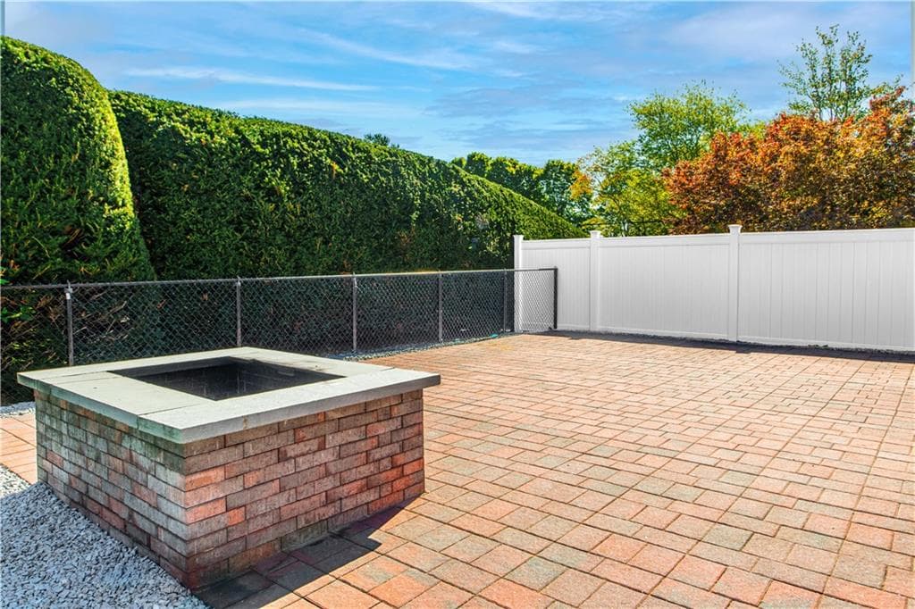 Single Family Residence at 3 Moreland Street, Johnston, photo 17 of 41