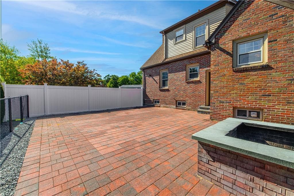 Single Family Residence at 3 Moreland Street, Johnston, photo 16 of 41