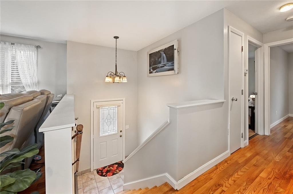 Single Family Residence at 24 Arden Court, Warwick, photo 6 of 42