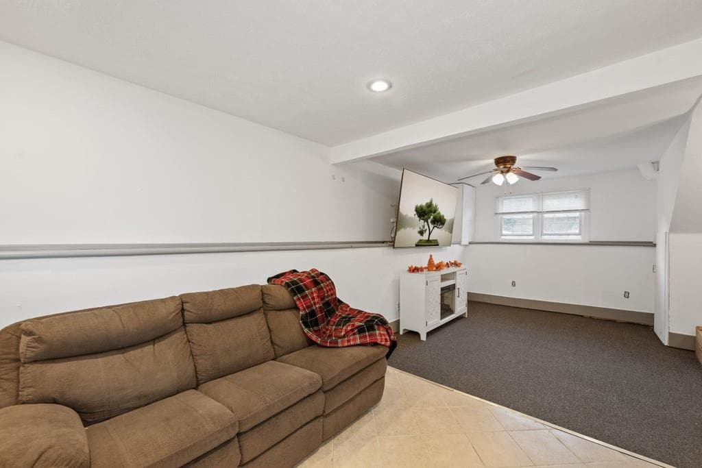 Single Family Residence at 24 Arden Court, Warwick, photo 26 of 42