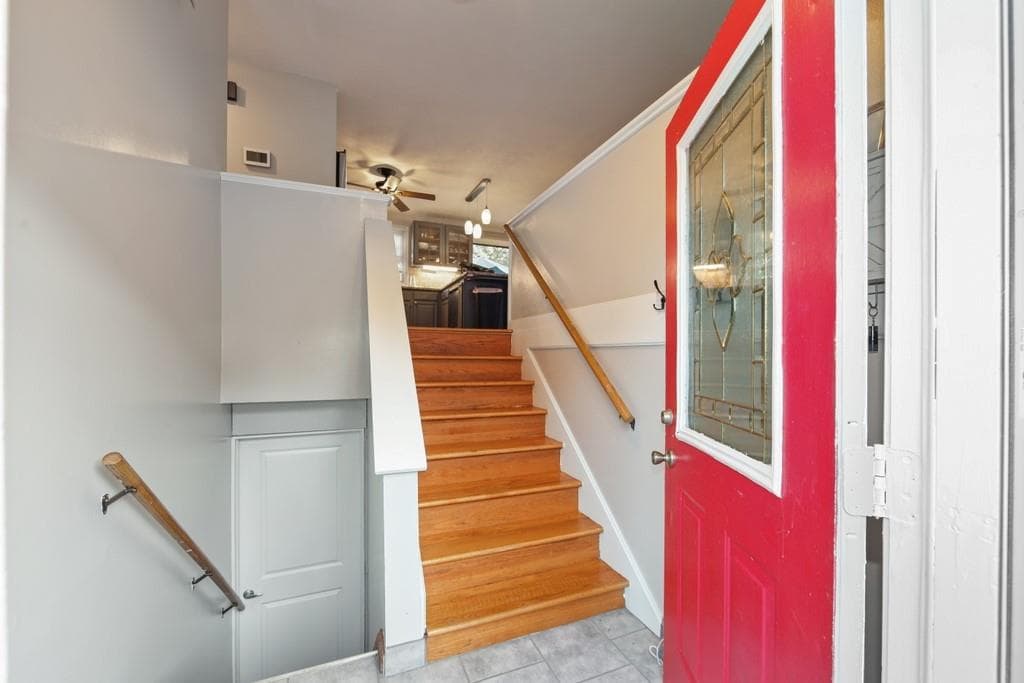 Single Family Residence at 24 Arden Court, Warwick, photo 7 of 42