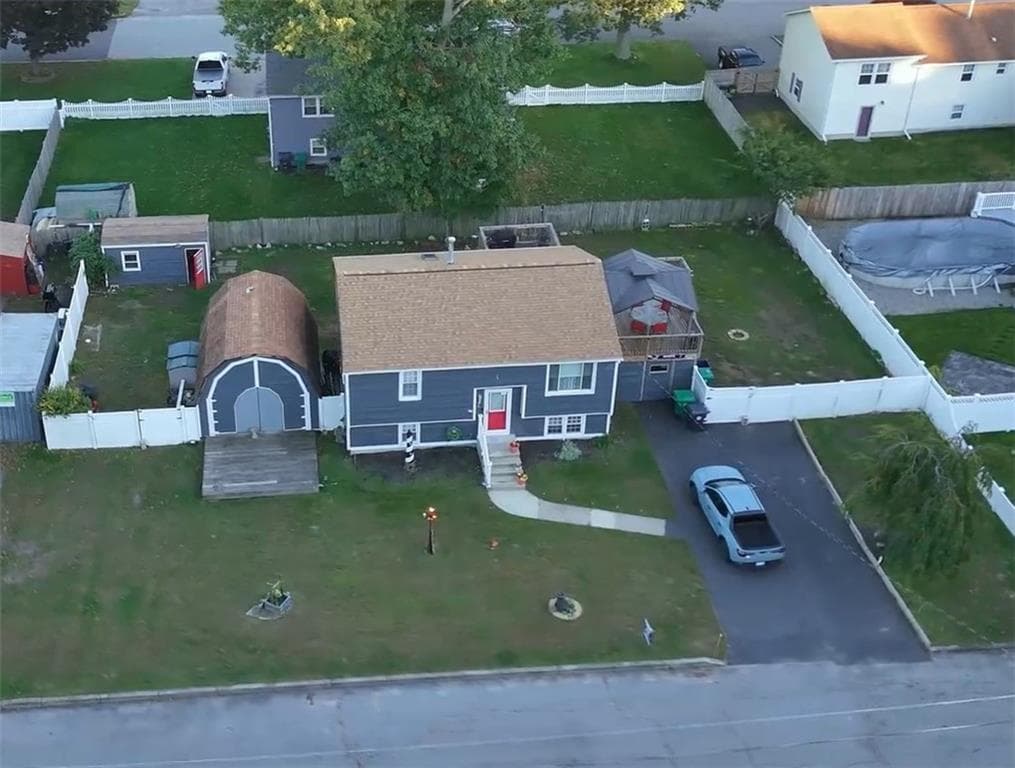 Single Family Residence at 24 Arden Court, Warwick, photo 3 of 42