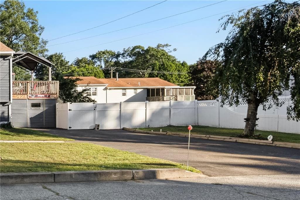 Single Family Residence at 24 Arden Court, Warwick, photo 39 of 42