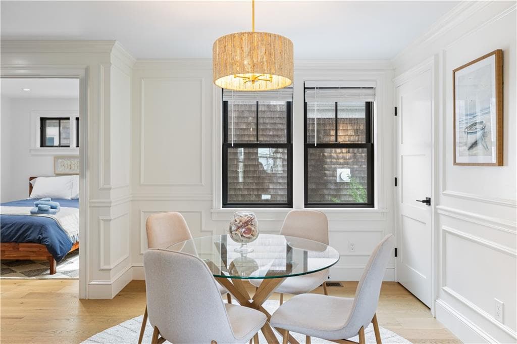 Condominium at 7 Dearborn Street UNIT 1, Newport, photo 12 of 31