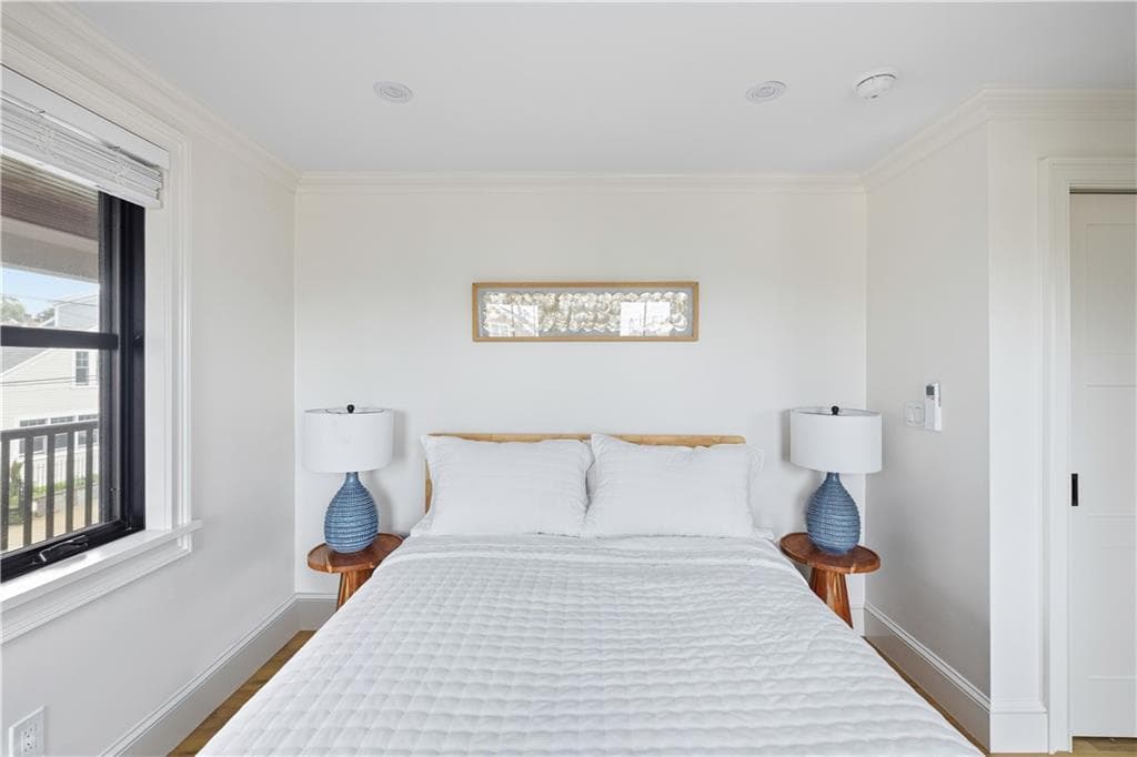 Condominium at 7 Dearborn Street UNIT 1, Newport, photo 29 of 31