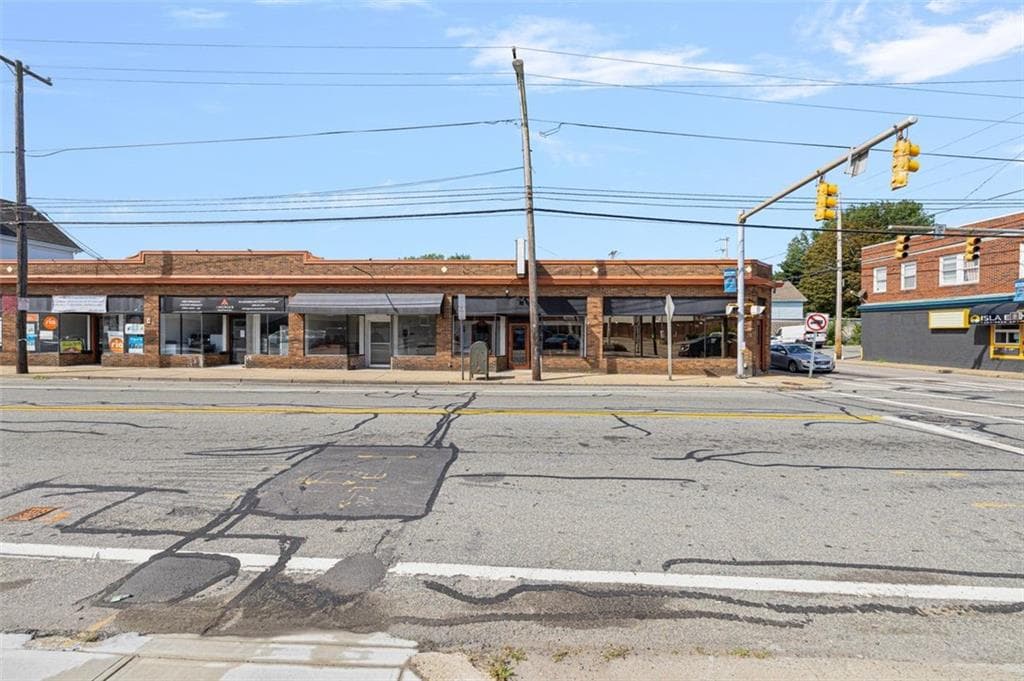 Commercial at 570 582 Smithfield Avenue UNIT 6, Pawtucket, photo 4 of 30