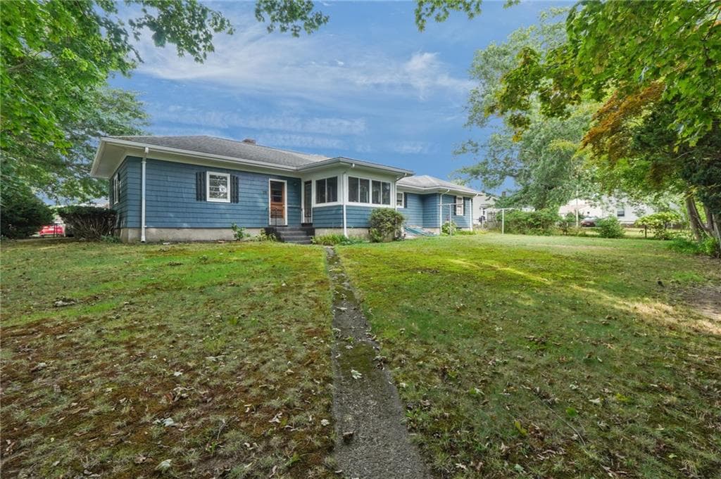 Single Family Residence at 136 Earl Avenue, East Providence, photo 16 of 16