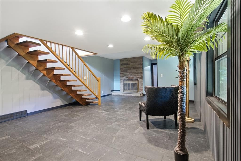 Single Family Residence at 3 Hilltop Court, Smithfield, photo 26 of 36