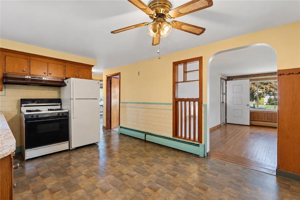 Single Family Residence at 89 Marlow Street, Cranston, photo 6 of 37