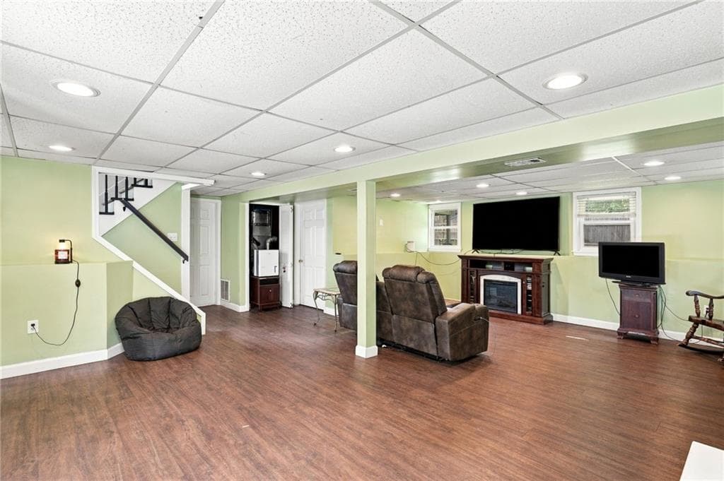 Single Family Residence at 77 Kenneth Avenue, Warwick, photo 21 of 28
