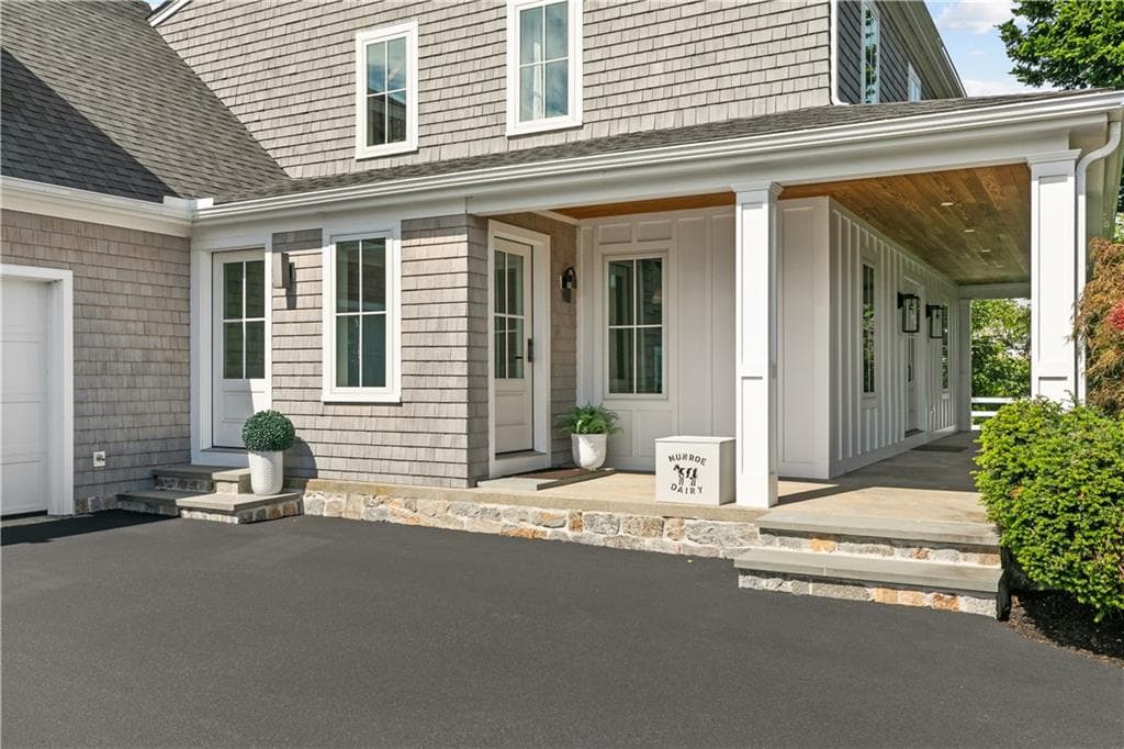 Single Family Residence at 2040 East Main Road, Portsmouth, photo 14 of 50