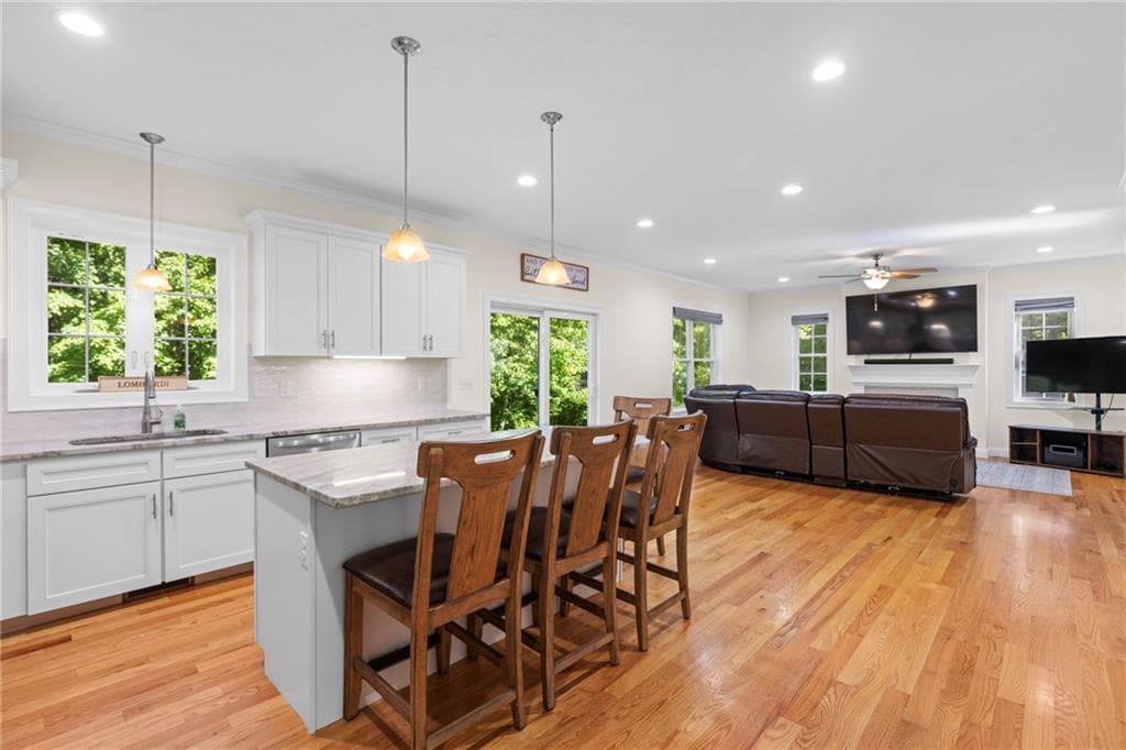 Single Family Residence at 34 East Lantern Road, Lincoln, photo 14 of 49