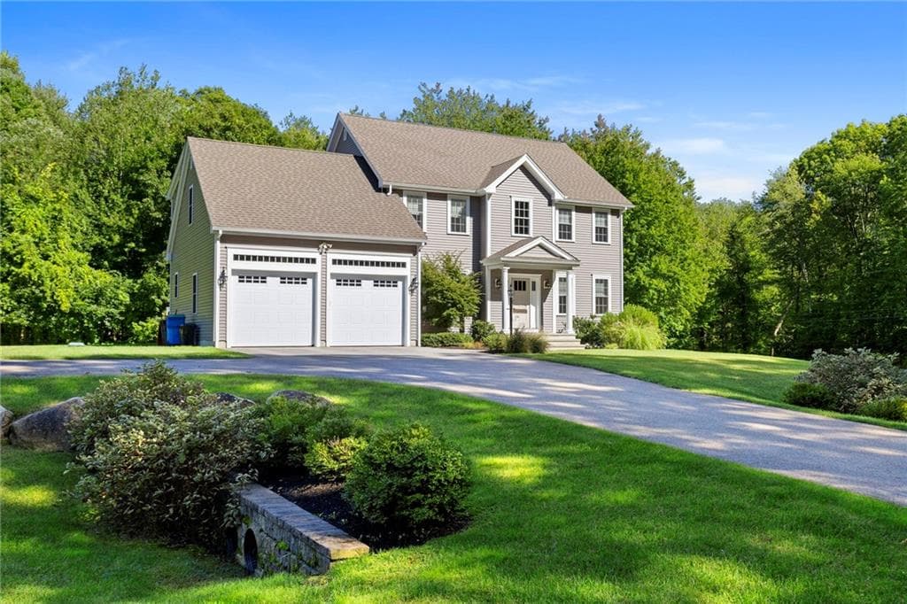 Single Family Residence at 34 East Lantern Road, Lincoln, photo 4 of 49