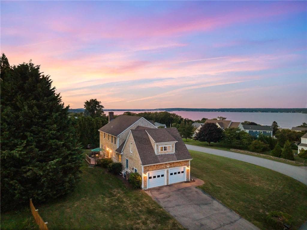 Single Family Residence at 326 Windstone Drive, Portsmouth, photo 3 of 42