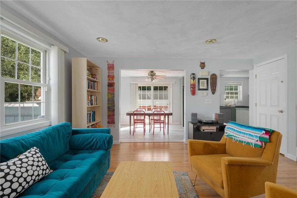 Single Family Residence at 11 Brookdale Boulevard, Pawtucket, photo 8 of 38