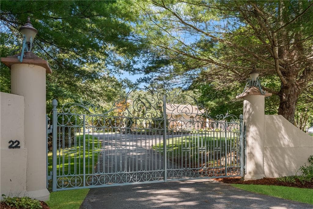 22 Brook View Drive