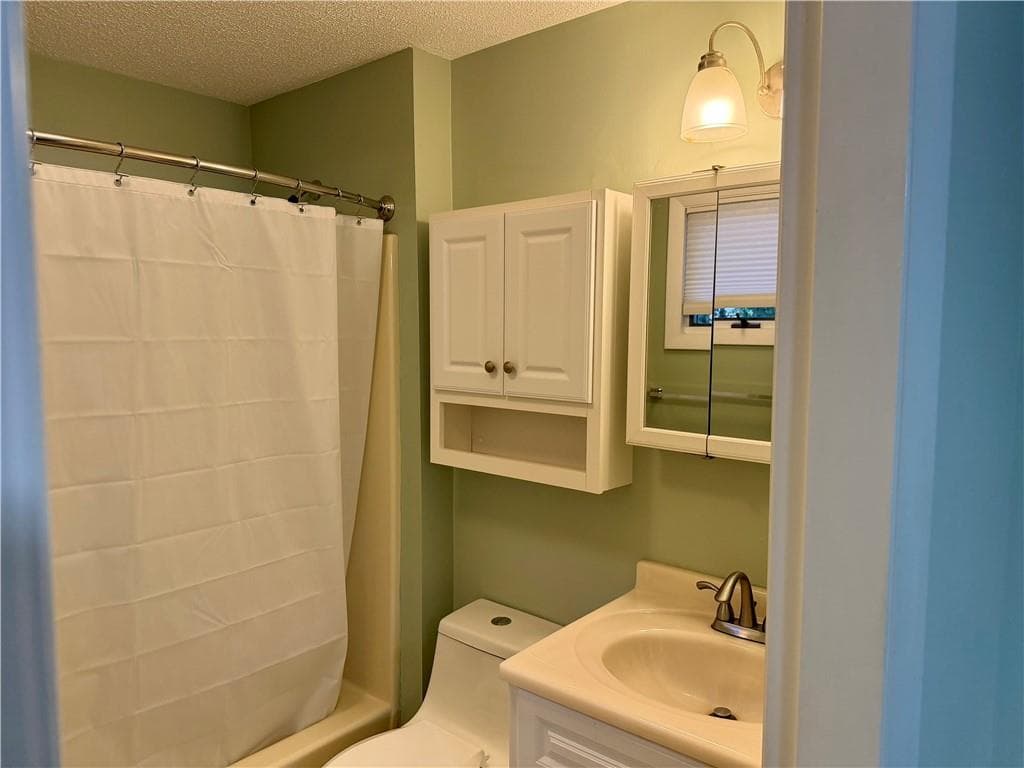 Condominium at 32 W Castle Way UNIT A, Charlestown, photo 13 of 24
