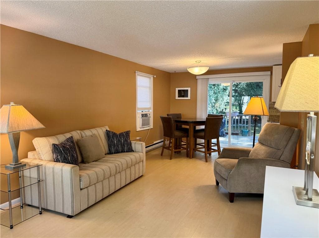 Condominium at 32 W Castle Way UNIT A, Charlestown, photo 3 of 24