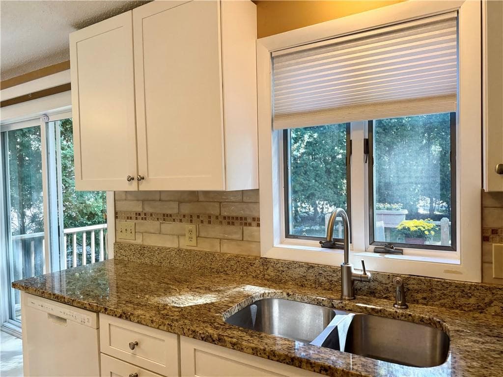 Condominium at 32 W Castle Way UNIT A, Charlestown, photo 9 of 24