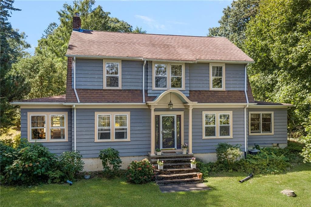 Single Family Residence at 29 Valentine Circle, Warwick, photo 45 of 49