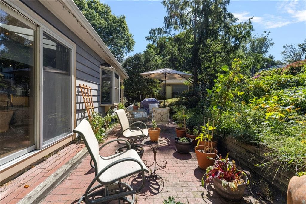 Single Family Residence at 29 Valentine Circle, Warwick, photo 44 of 49
