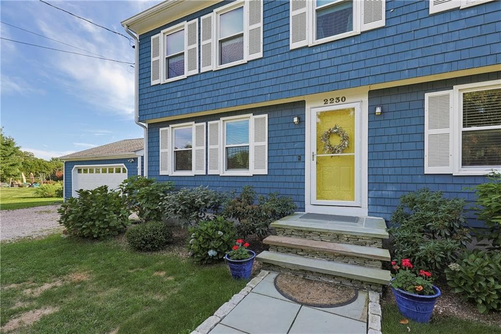 Single Family Residence at 2230 Matunuck School House Road, Charlestown, photo 3 of 39