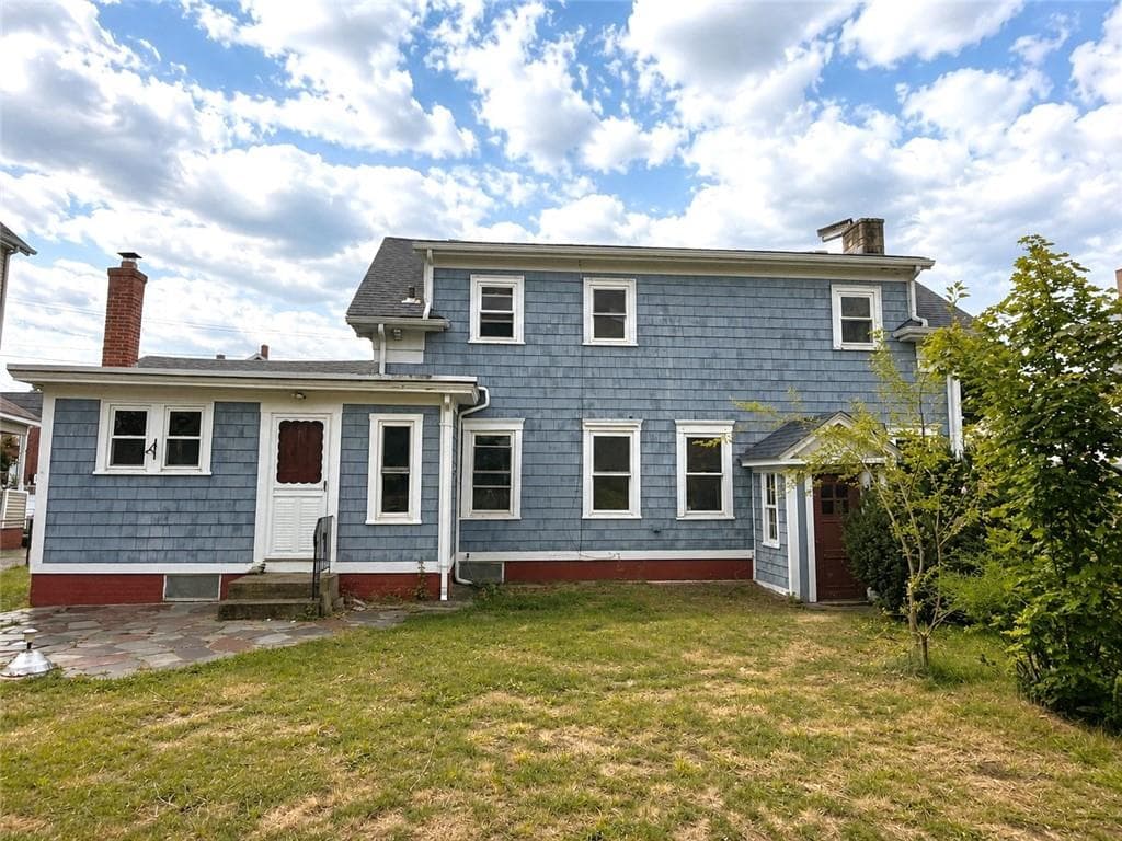 Single Family Residence at 39 Illinois Street, Central Falls, photo 3 of 36