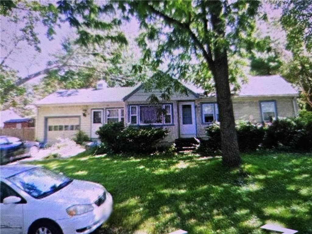 Single Family Residence at 3 Greenville Dr Drive, Barrington, photo 3 of 3