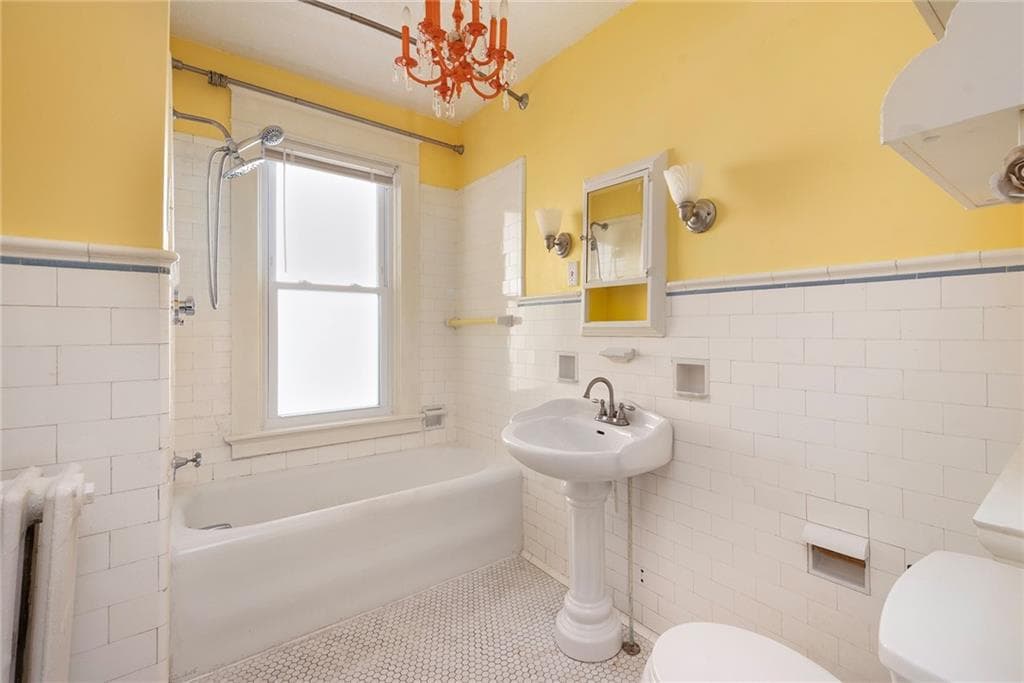 Multi Family at 21 Taft Avenue, Providence, photo 22 of 49