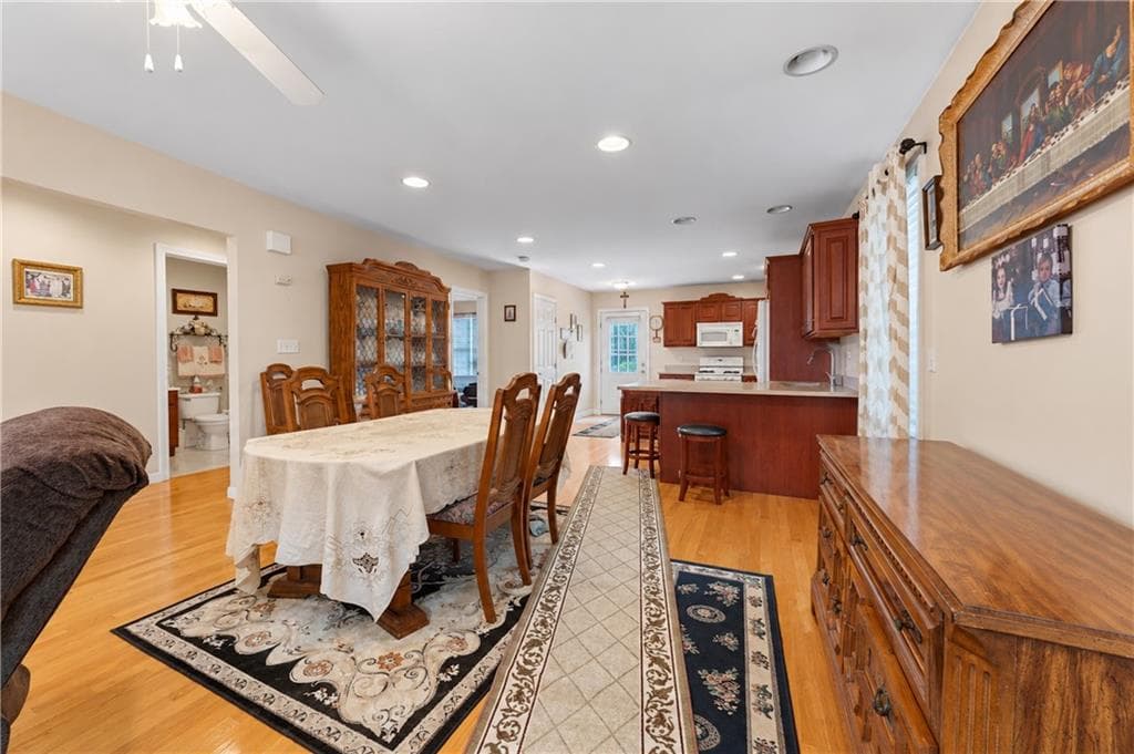 Single Family Residence at 15 Metacomet Avenue, East Providence, photo 17 of 35