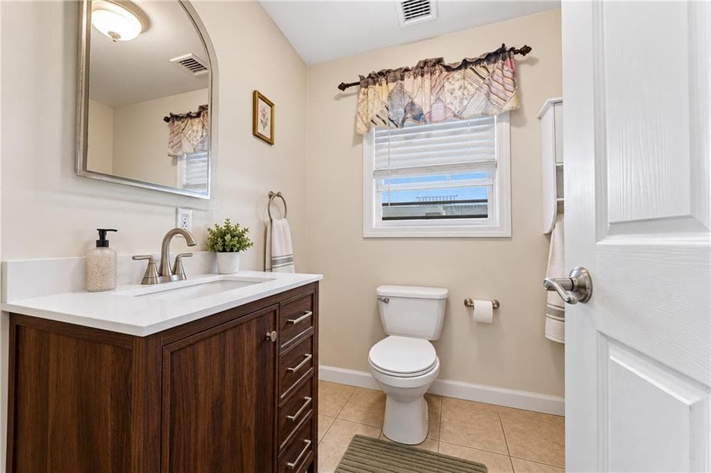 Single Family Residence at 15 Metacomet Avenue, East Providence, photo 12 of 35