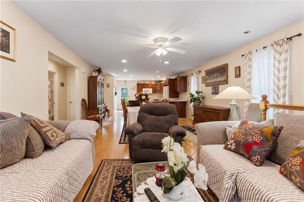 Single Family Residence at 15 Metacomet Avenue, East Providence, photo 14 of 35