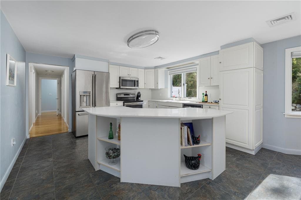 Single Family Residence at 251 Succotash Road, South Kingstown, photo 5 of 43