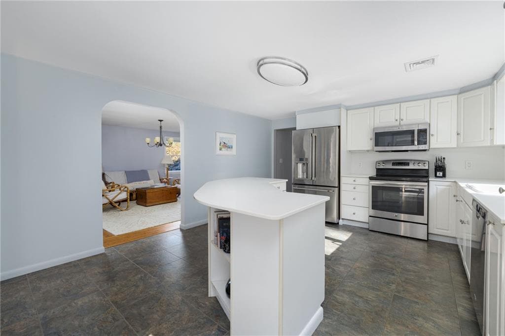 Single Family Residence at 251 Succotash Road, South Kingstown, photo 8 of 43