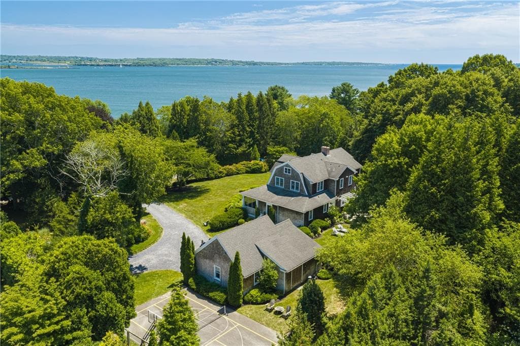 Single Family Residence at 125 Waterway, North Kingstown, photo 4 of 50