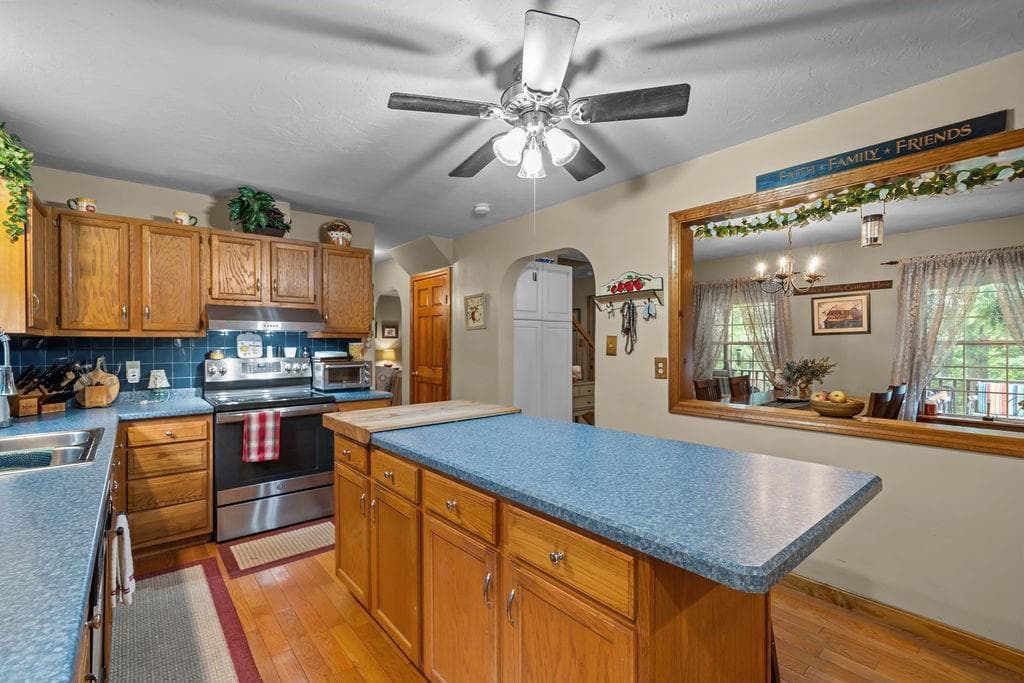 Single Family Residence at 133 Killiney Woods, Millville, photo 22 of 50