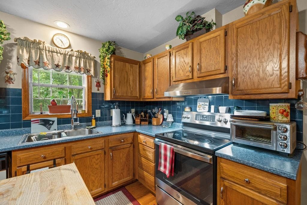 Single Family Residence at 133 Killiney Woods, Millville, photo 21 of 50