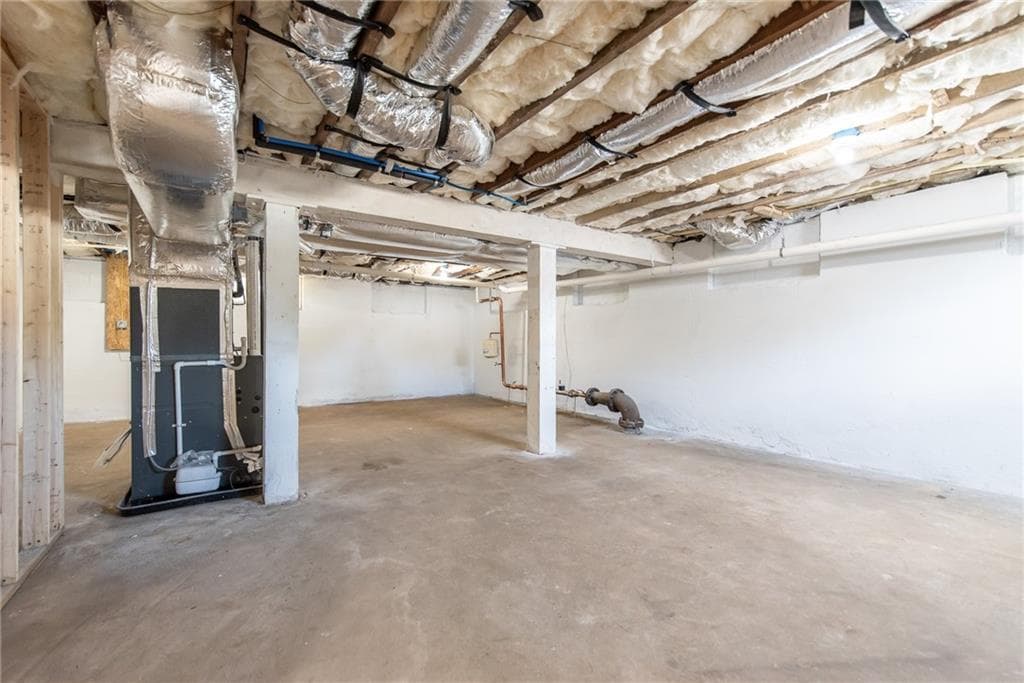 Condominium at 184 Avenue C UNIT -1, Woonsocket, photo 16 of 20