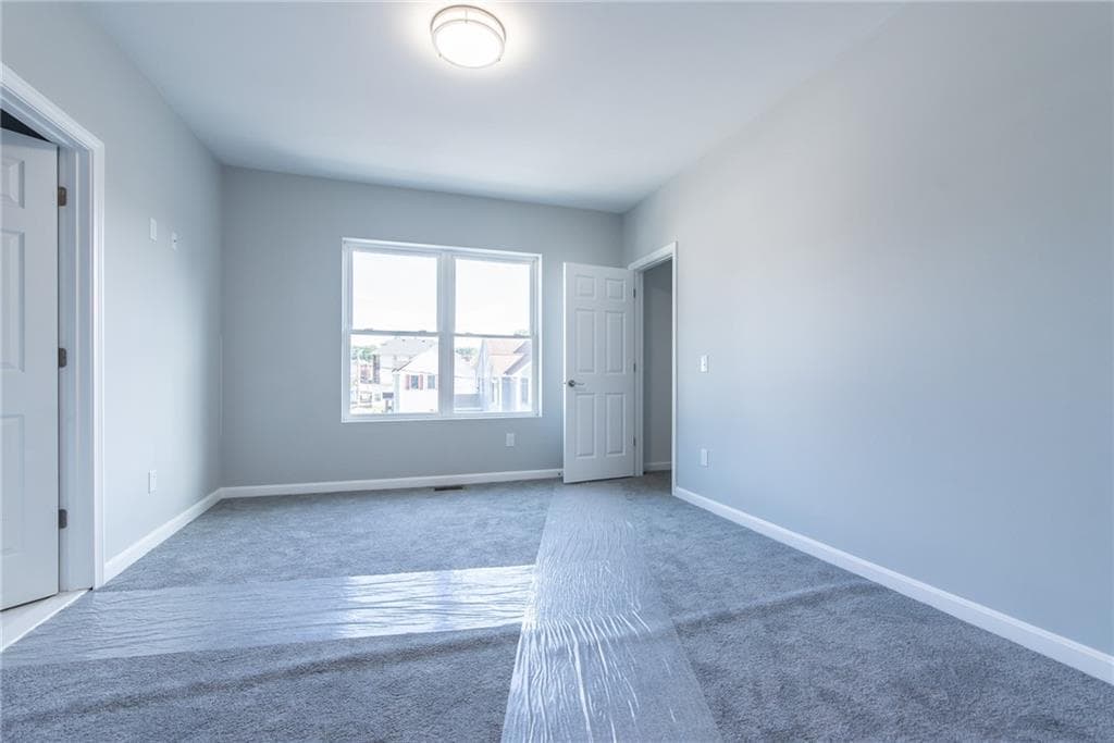 Condominium at 184 Avenue C UNIT -1, Woonsocket, photo 9 of 20