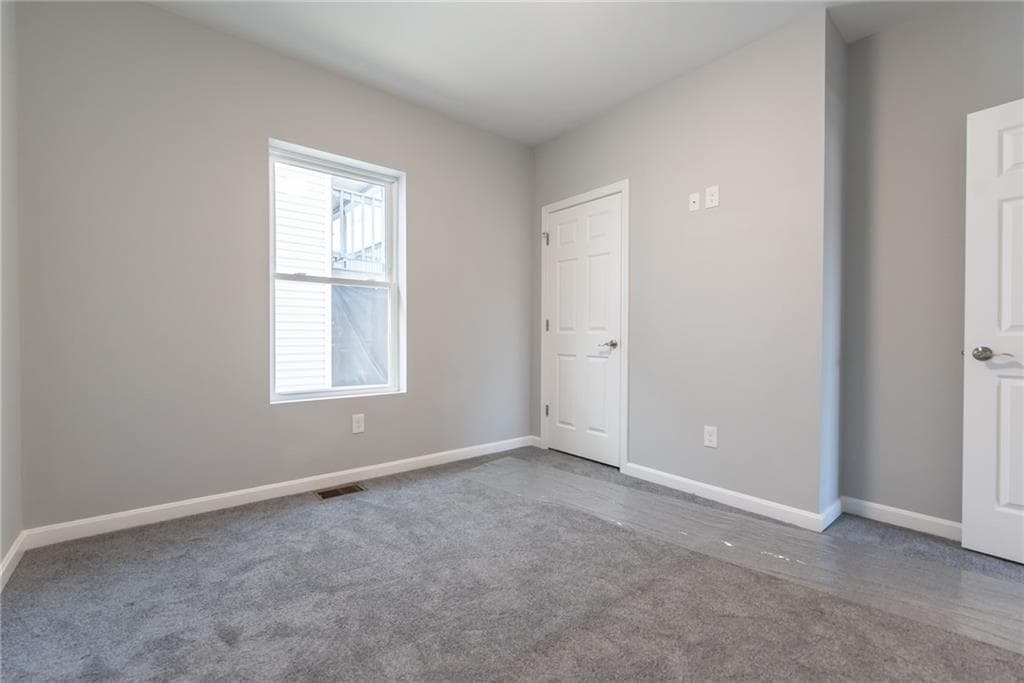 Condominium at 184 Avenue C UNIT -1, Woonsocket, photo 8 of 20