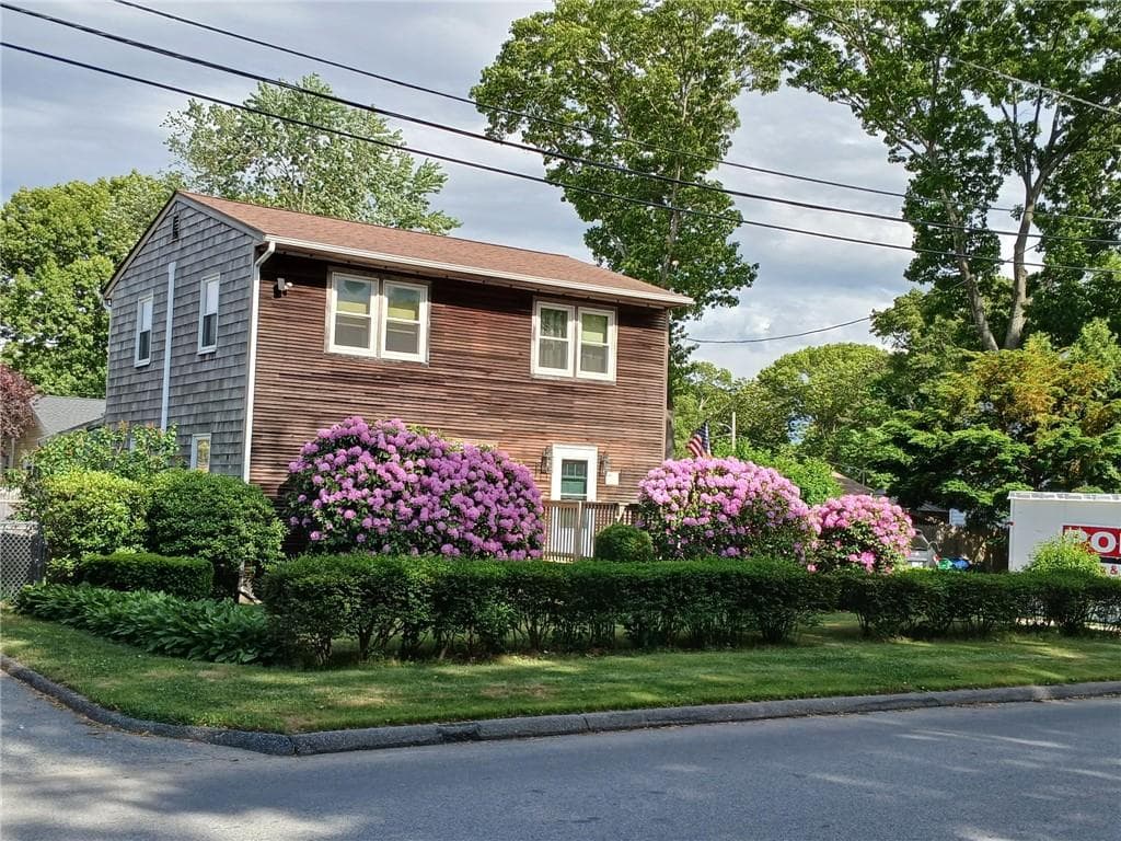 92 Hawksley Avenue