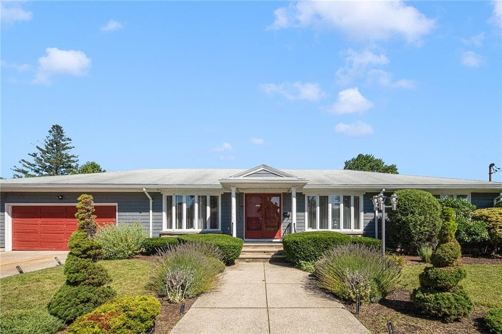 30 Wardlaw Court