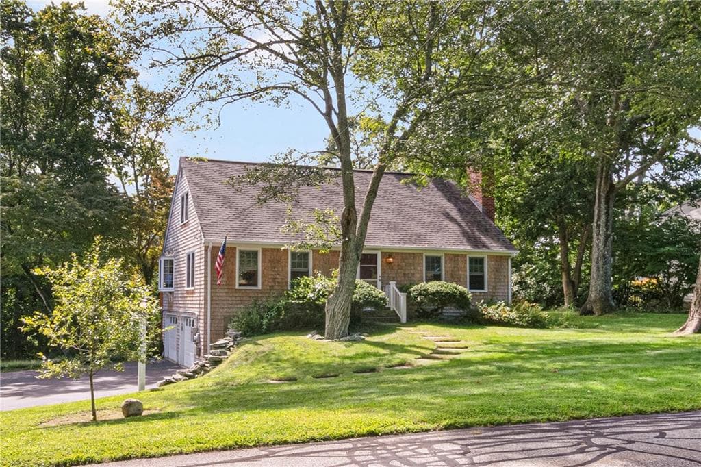 102 Edgewater Road