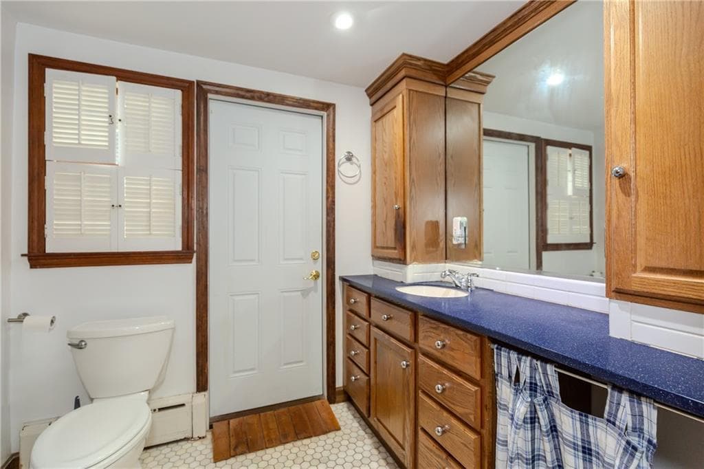 Commercial at 80 Briarwood Avenue, Middletown, photo 10 of 34