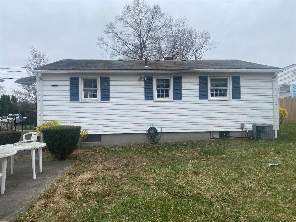 Single Family Residence at 39 Fyffe Avenue, Cranston, photo 2 of 11