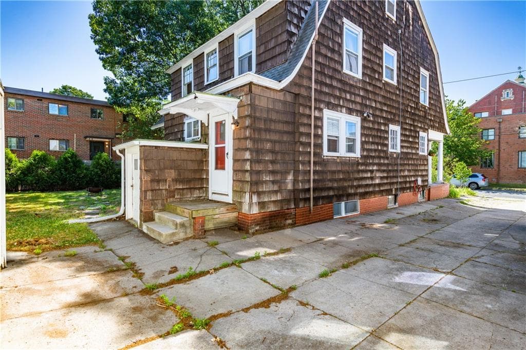Single Family Residence at 173 Lexington Avenue, Providence, photo 40 of 45