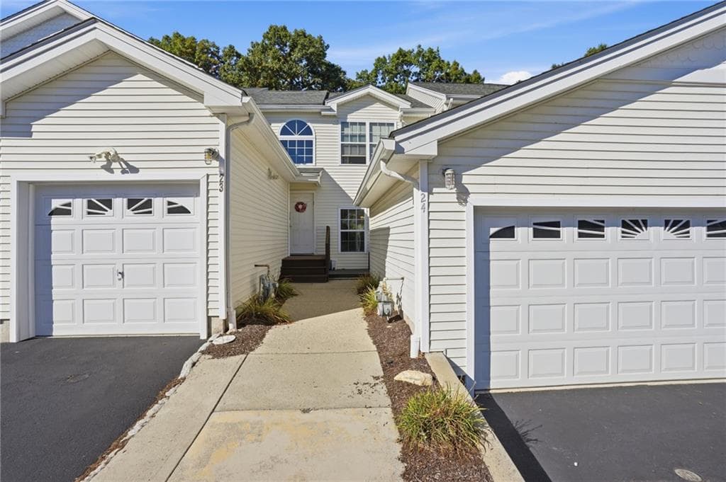 Condominium at 24 Silver Pines Boulevard, North Smithfield, photo 28 of 36